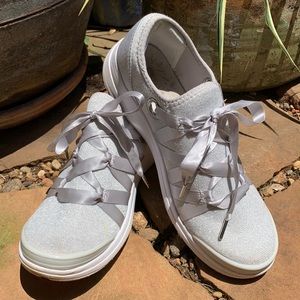 BZEES - Inspire Metallic Silver Sneaker